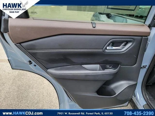 Used 2023 Gray Nissan SL image 27