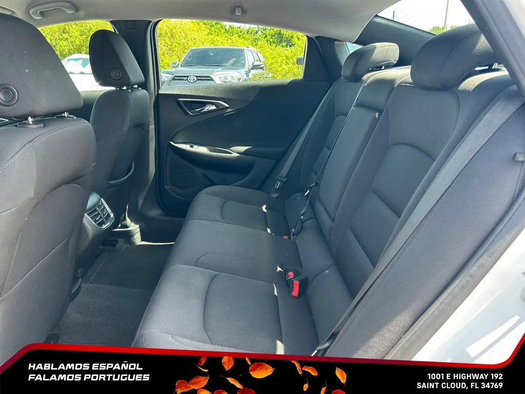 Used 2025 Summit White Chevrolet 1LT image 13