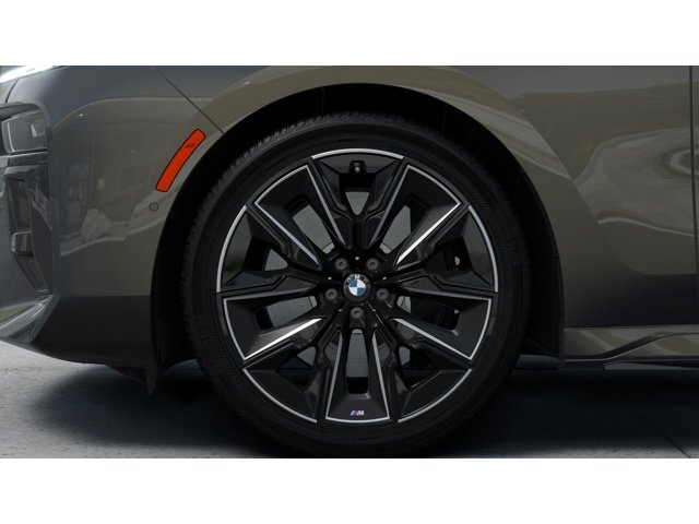 New 2026 Dravit Grey Metallic BMW 760i xDrive image 7