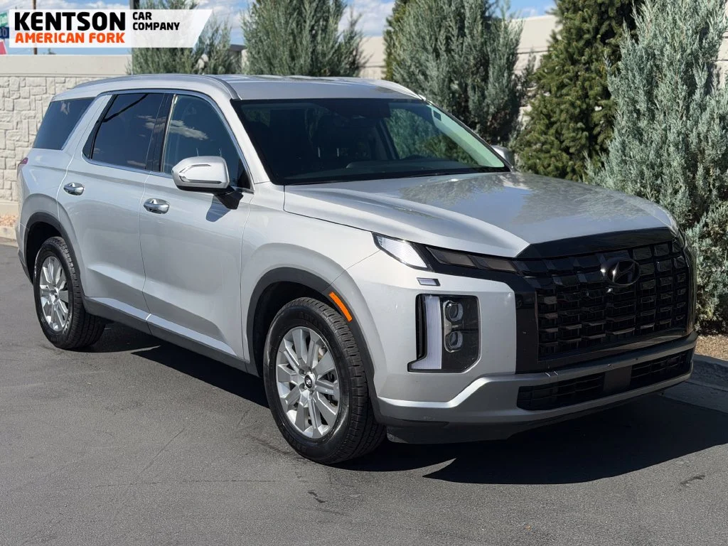 Used 2025 Silver Hyundai SEL image 10