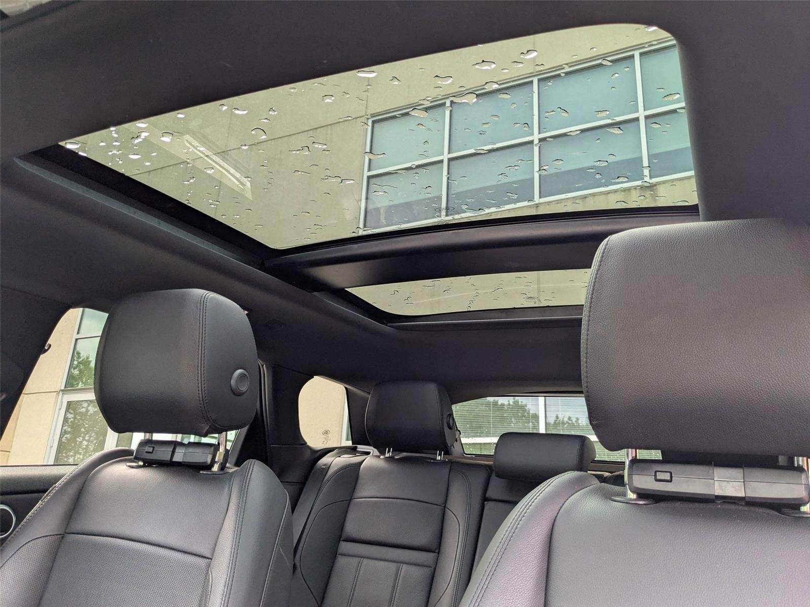 Used 2024 Fuji White Land Rover Core S image 22