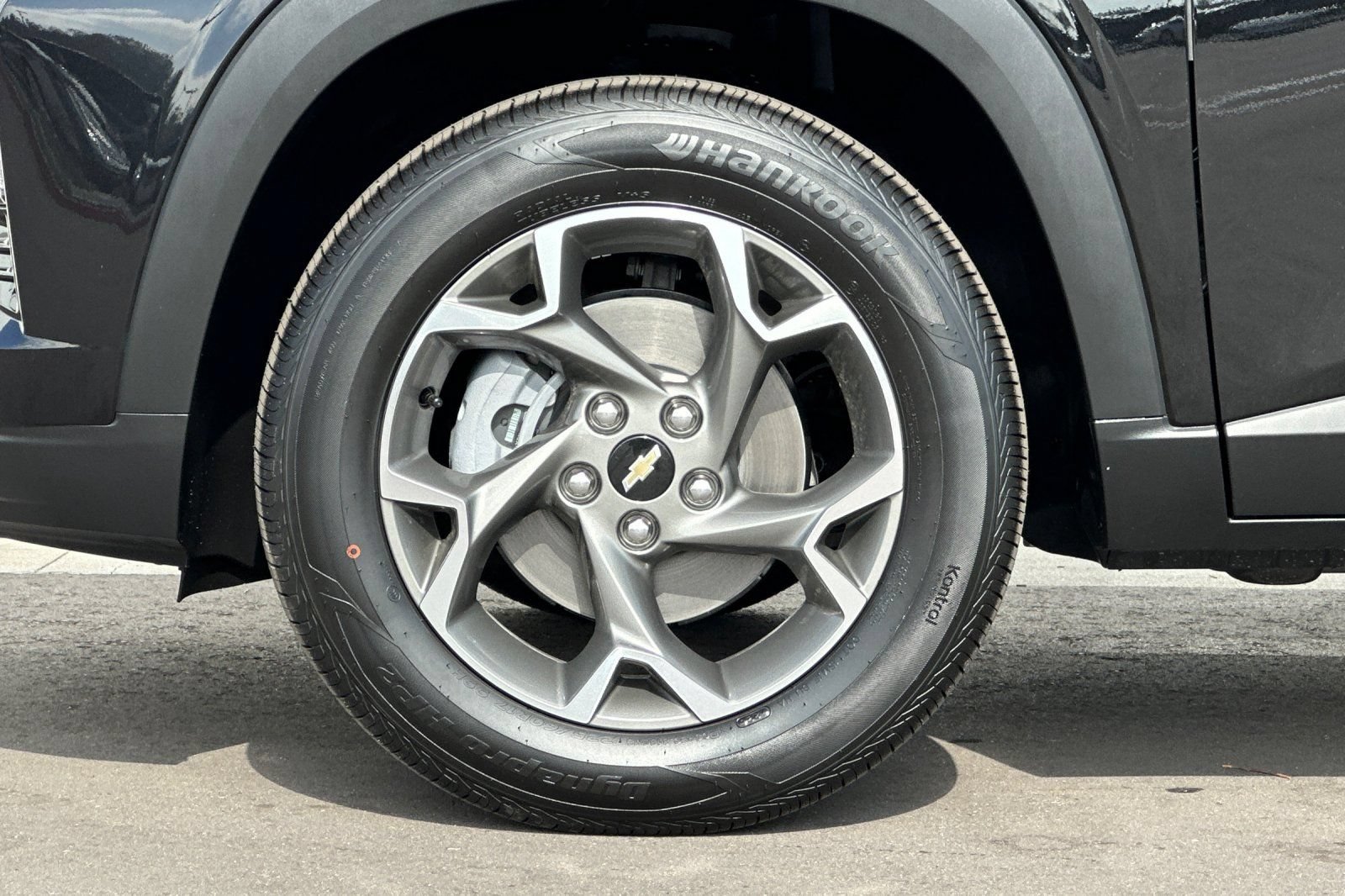 New 2026 Mosaic Black Metallic Chevrolet LT image 25