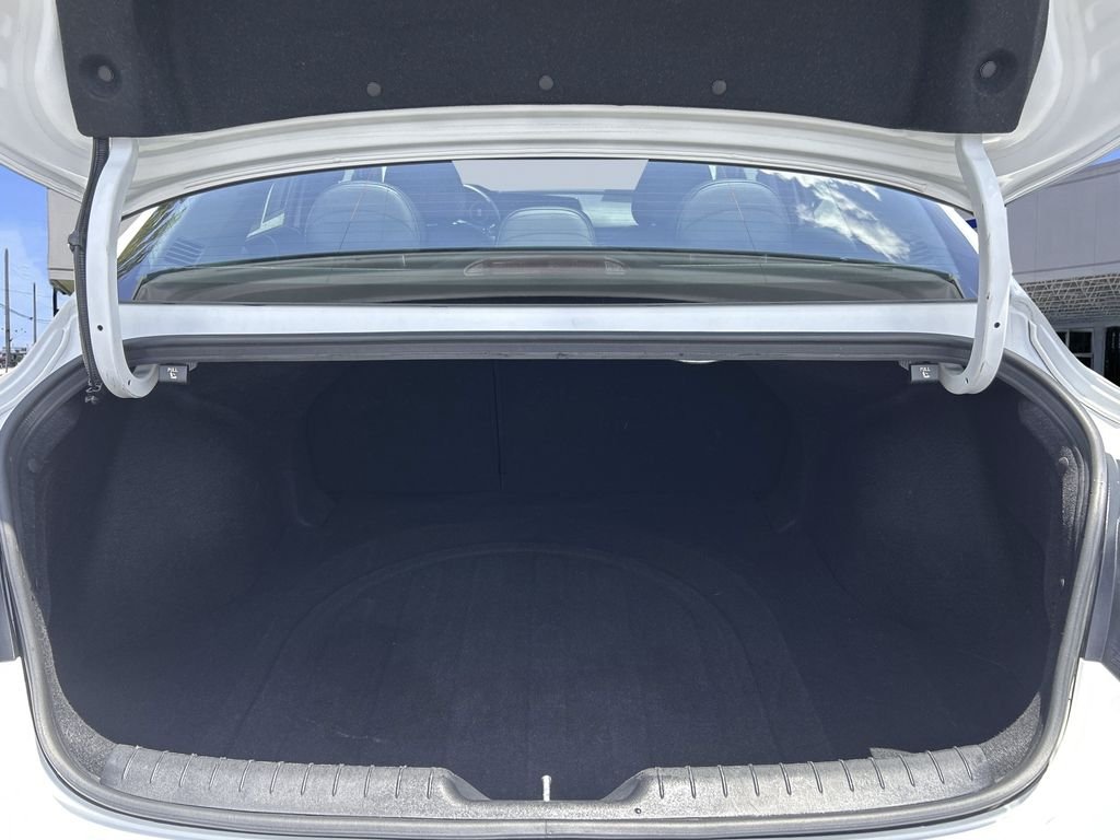 2024 Hyundai Elantra Limited - Photo 22