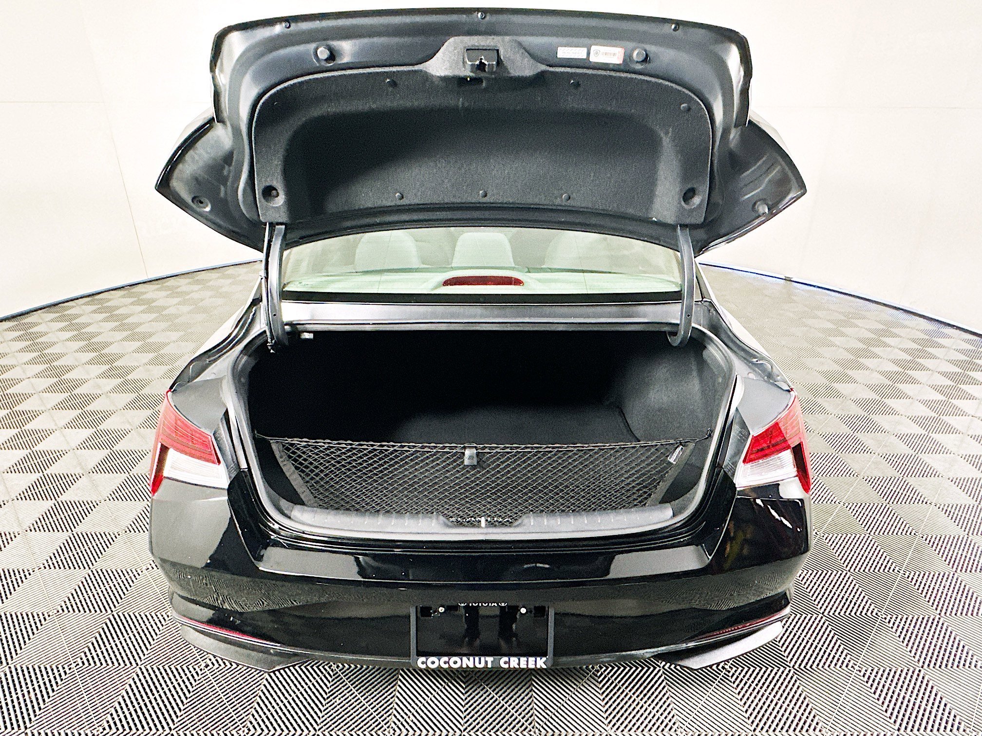 Used 2022 Phantom Black Hyundai Blue image 31