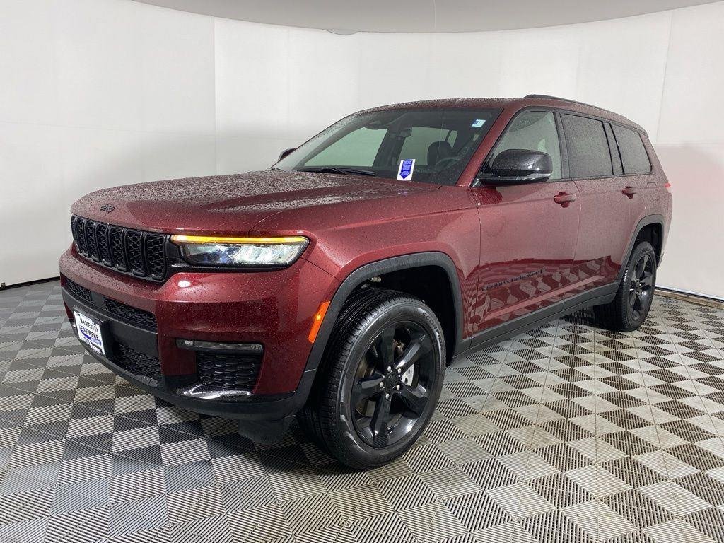 Used 2025 Velvet Red Pearlcoat Jeep Limited image 3