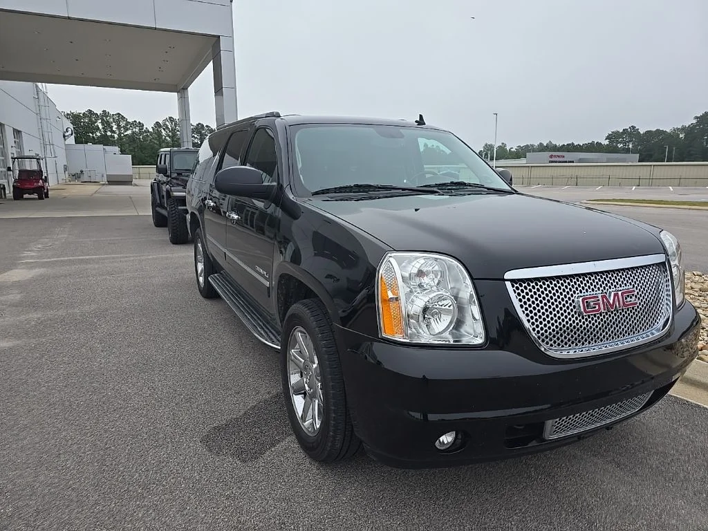 2013 GMC Yukon Denali AWD's photo