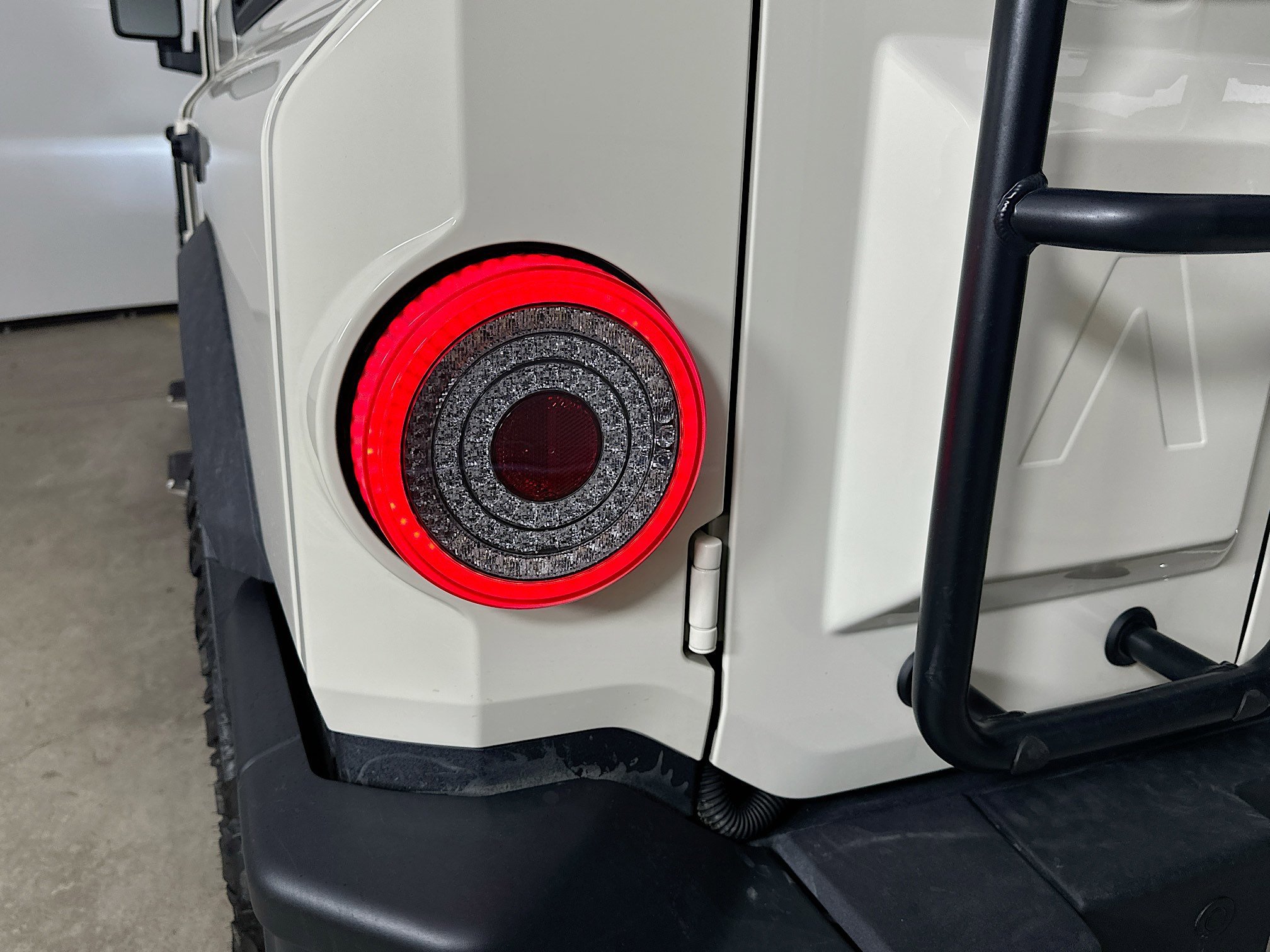 New 2026 Scottish White INEOS Trialmaster Edition image 12