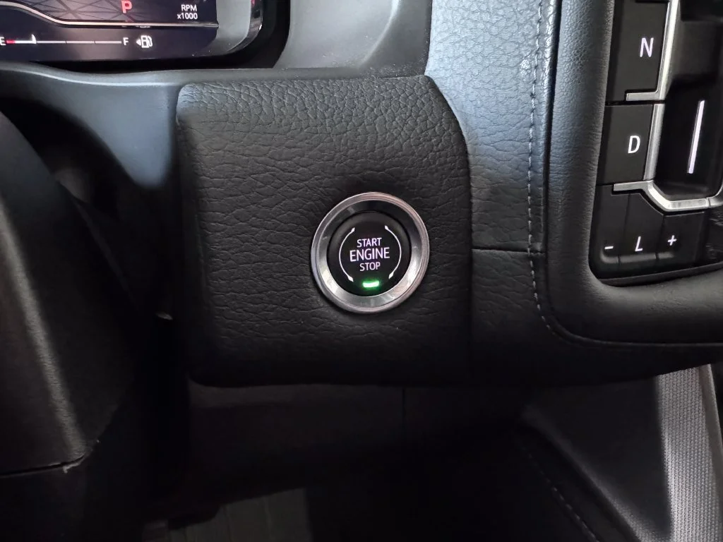 2024 GMC Yukon Denali - Photo 25