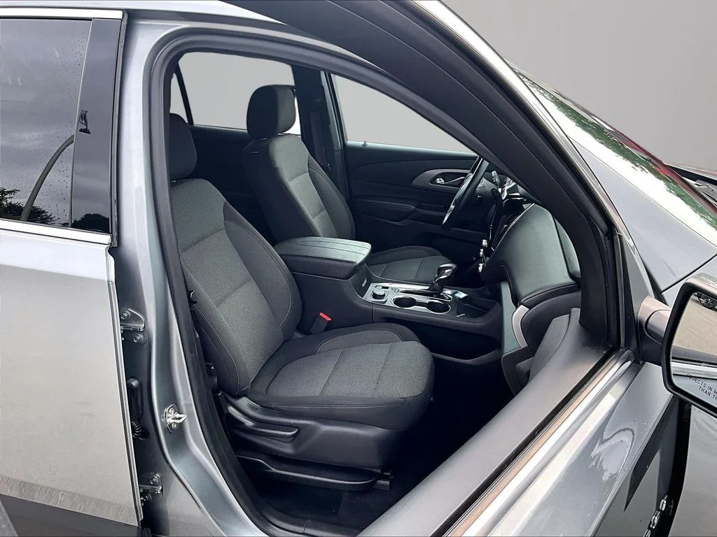 Used 2023 Gray Chevrolet LT image 8