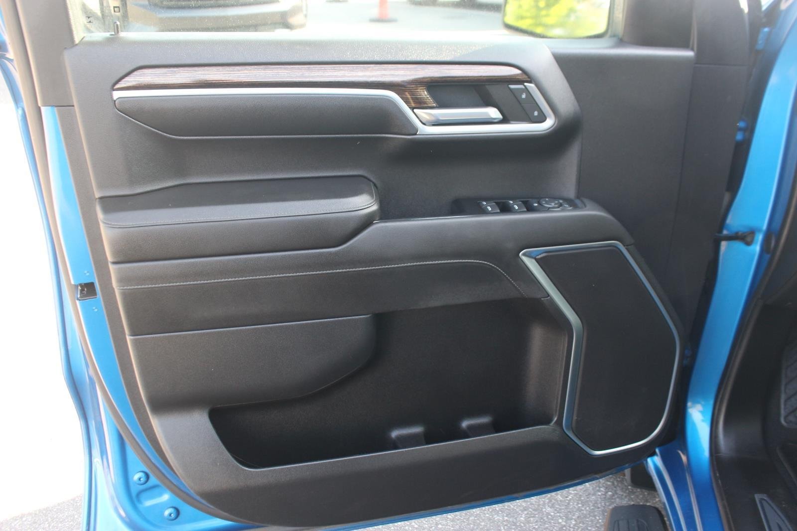 Used 2022 Dynamic Blue Metallic GMC Elevation image 14