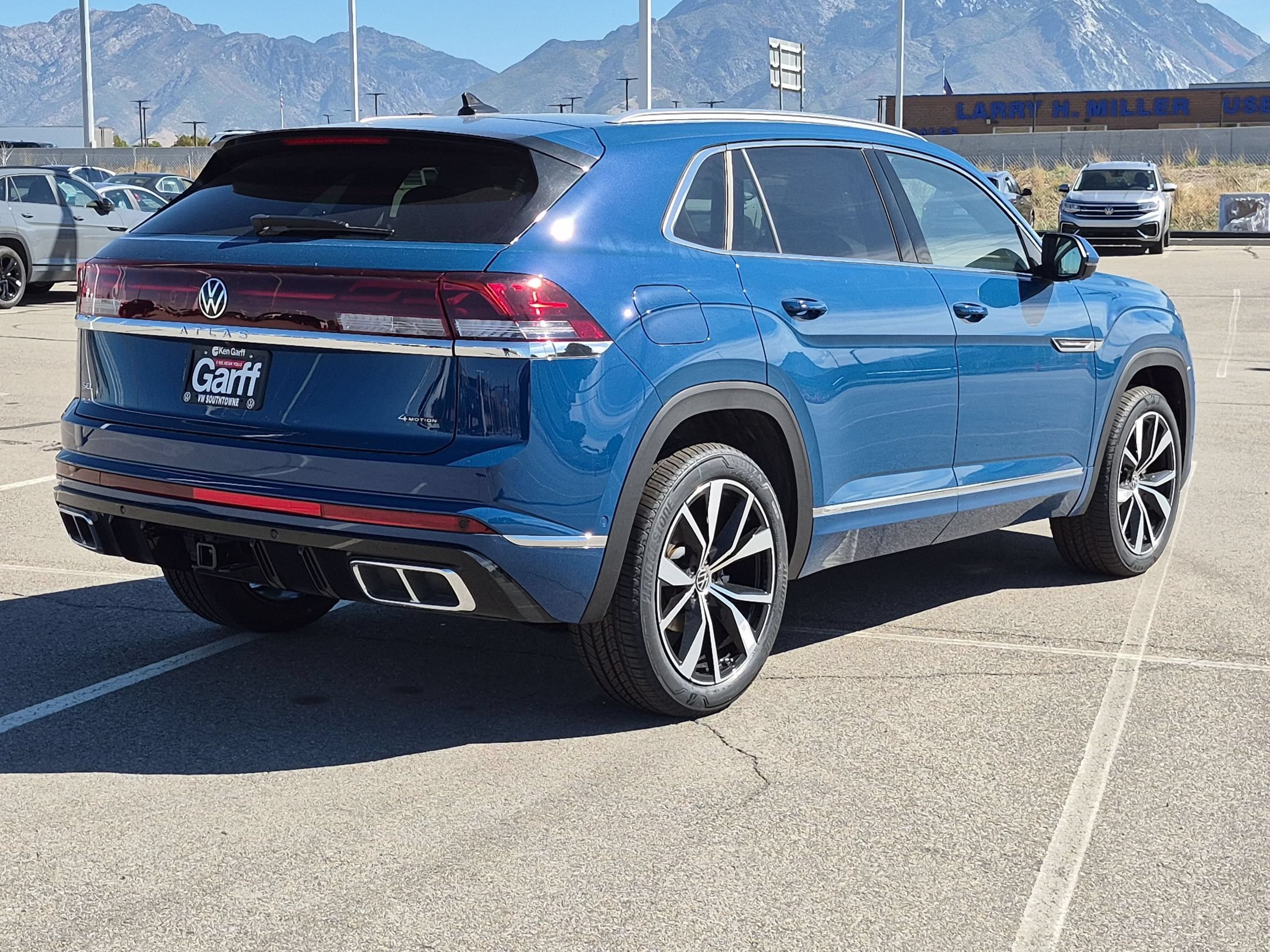 New 2026 Mountain Lake Blue Metallic Volkswagen 2.0T SEL Premium R-Line image 3
