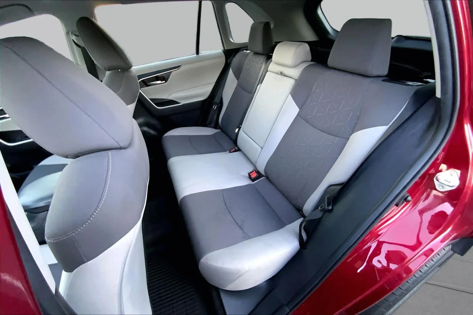 Used 2021 Ruby Flare Pearl Toyota XLE image 12