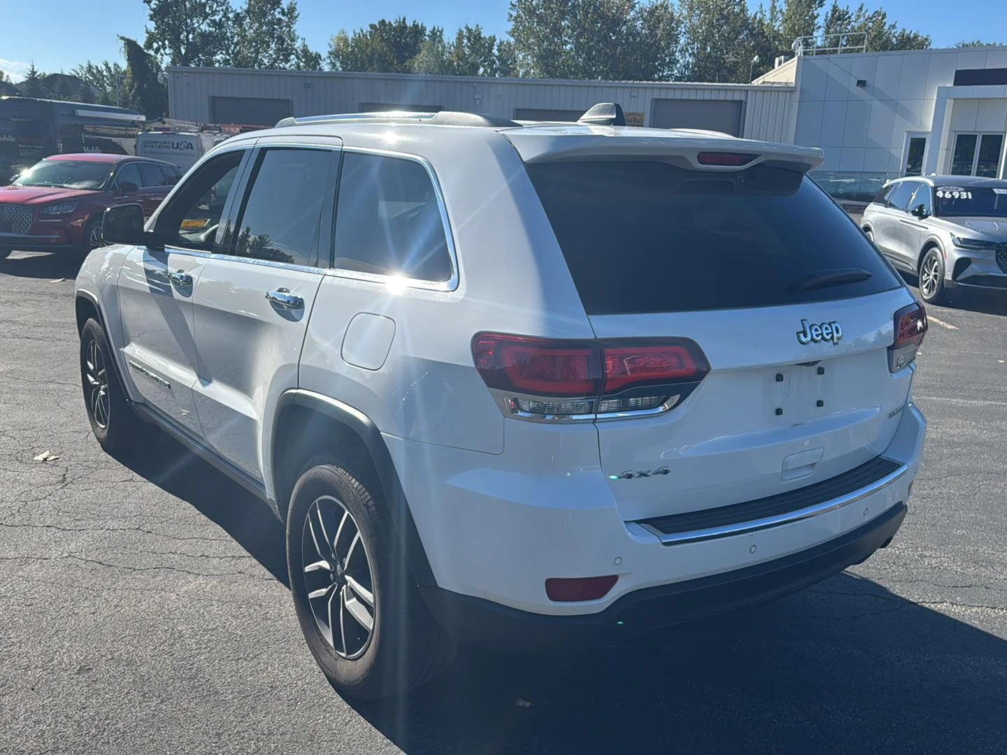 Used 2022 Bright White Clearcoat Jeep Limited image 3