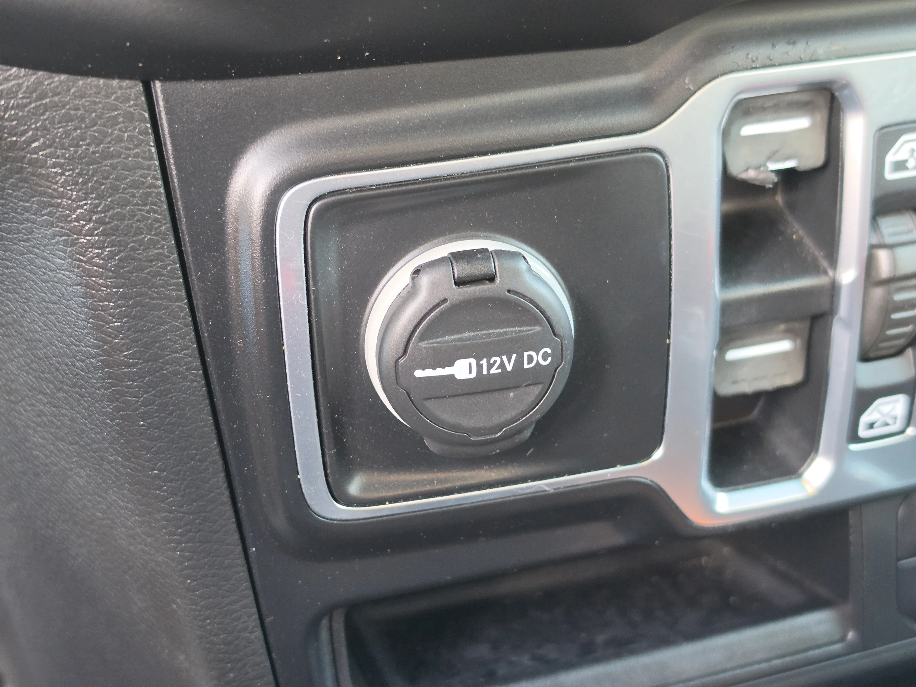 Used 2020 Bikini Pearlcoat Jeep Freedom image 28
