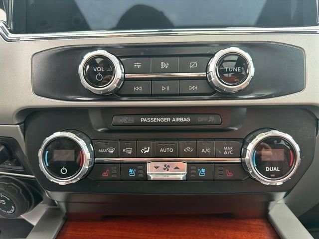 Used 2022 White Ford King Ranch image 35