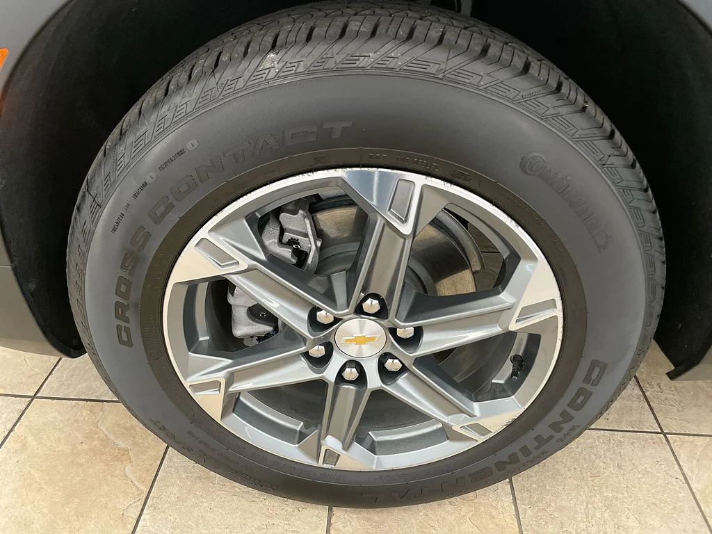 Used 2025 Black Chevrolet LT image 32