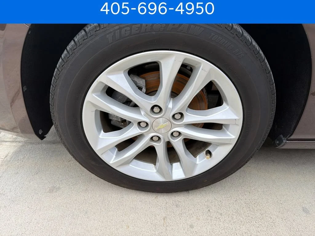 Pre-Owned 2016 Chevrolet Malibu LT