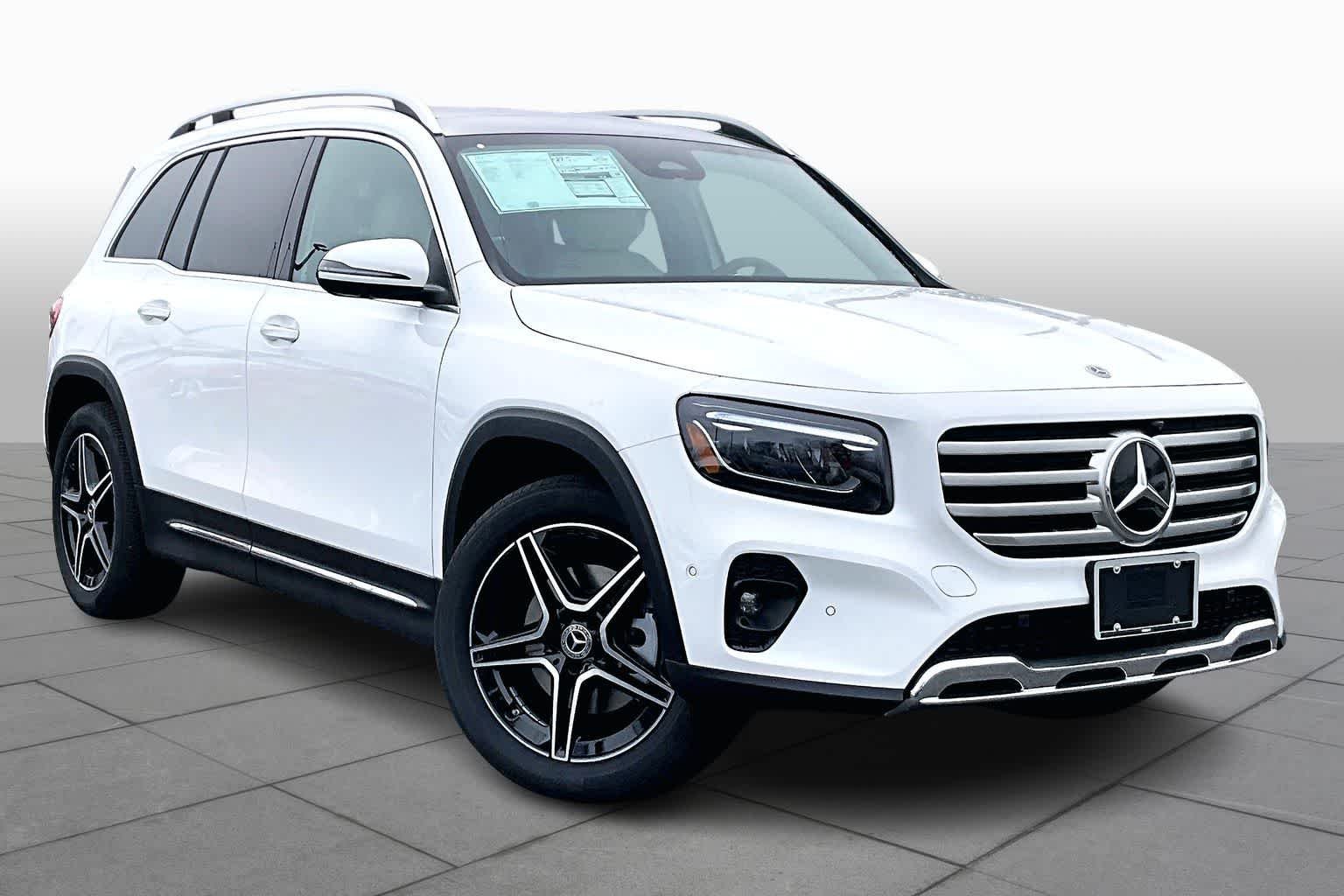 New 2026 Polar White Mercedes-Benz GLB 250 image 2