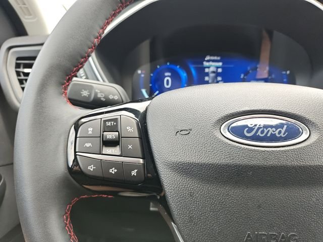 Used 2022 Gray Ford SEL image 16