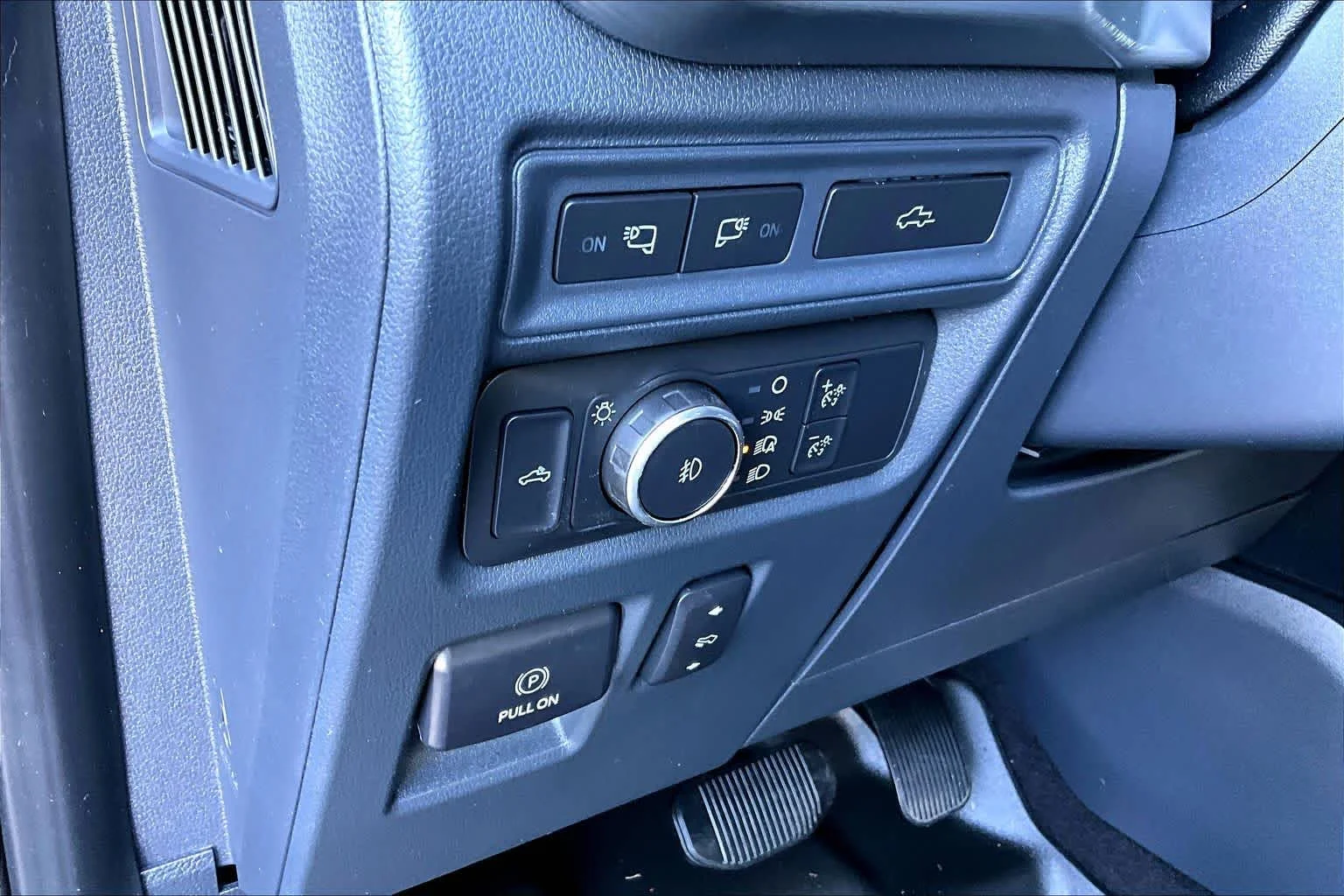 Used 2022 Agate Black Ford LARIAT image 32