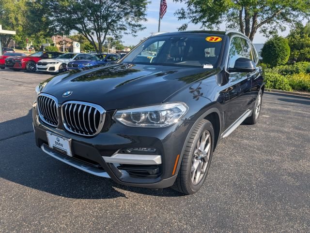 Used 2021 Black Sapphire Metallic BMW xDrive30i image 11