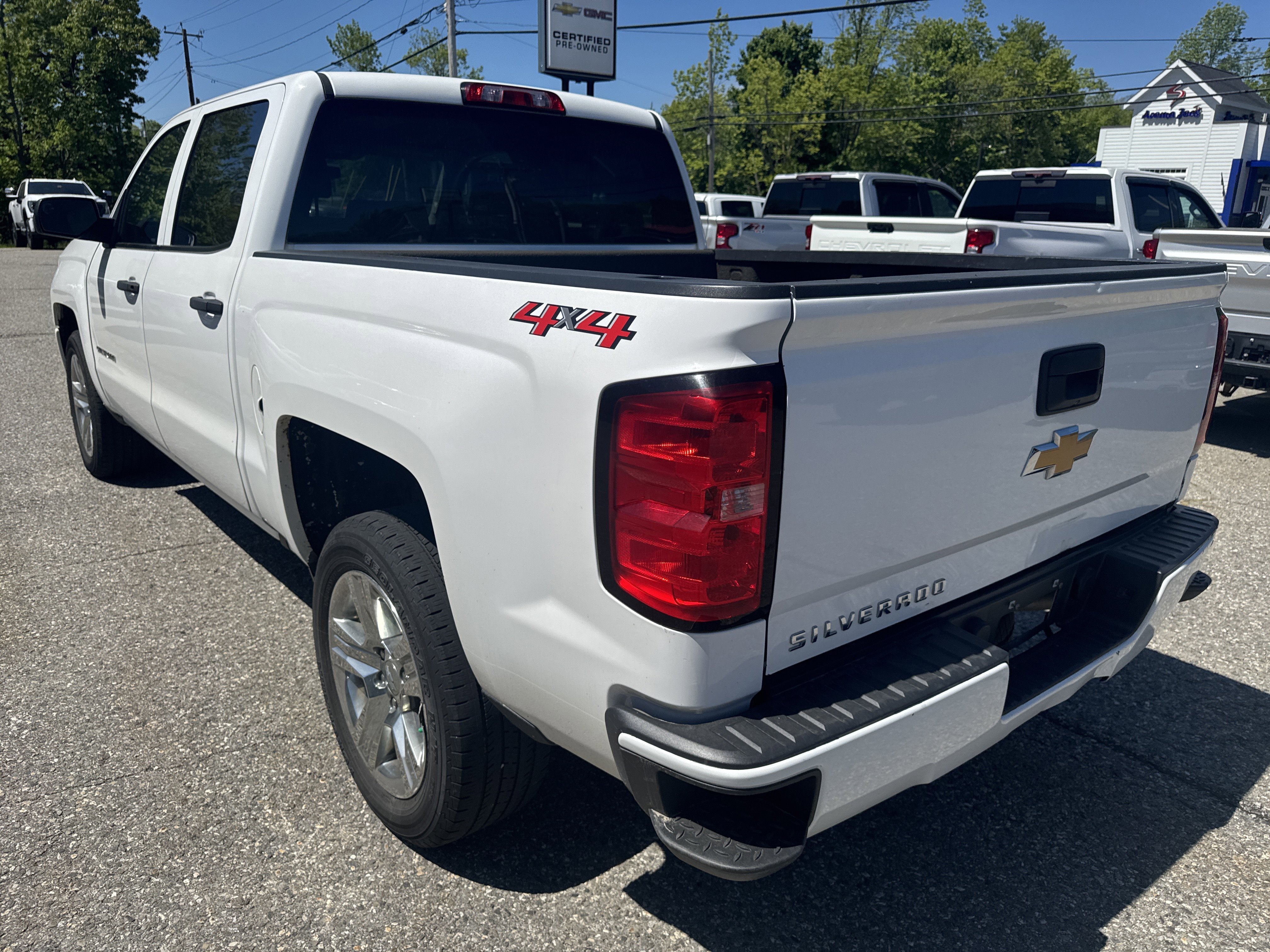 Used 2018 Summit White Chevrolet Custom image 6