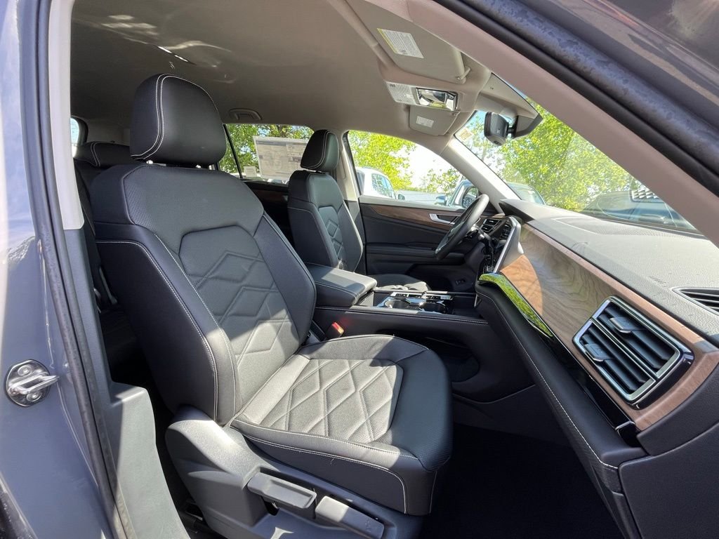 New 2026 Gray Volkswagen 2.0T SE w/Technology image 11