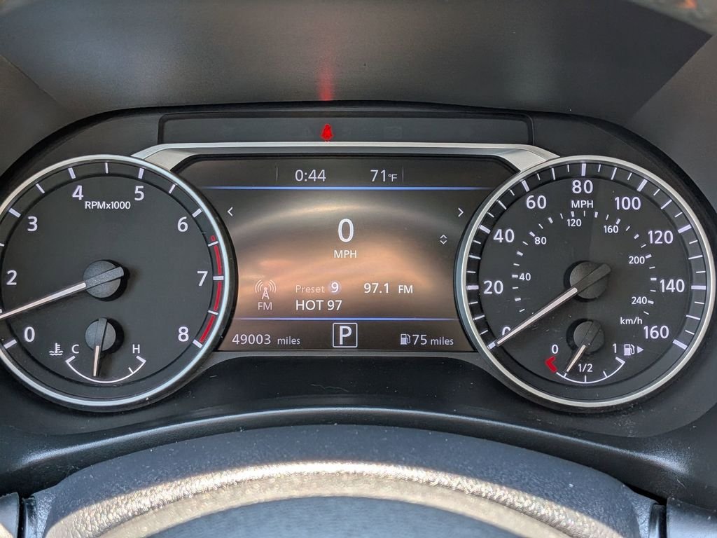 Certified Used 2021 Gray Nissan SR image 15