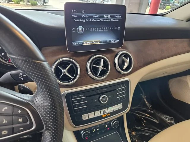 Used 2019 White Mercedes-Benz GLA 250 image 23