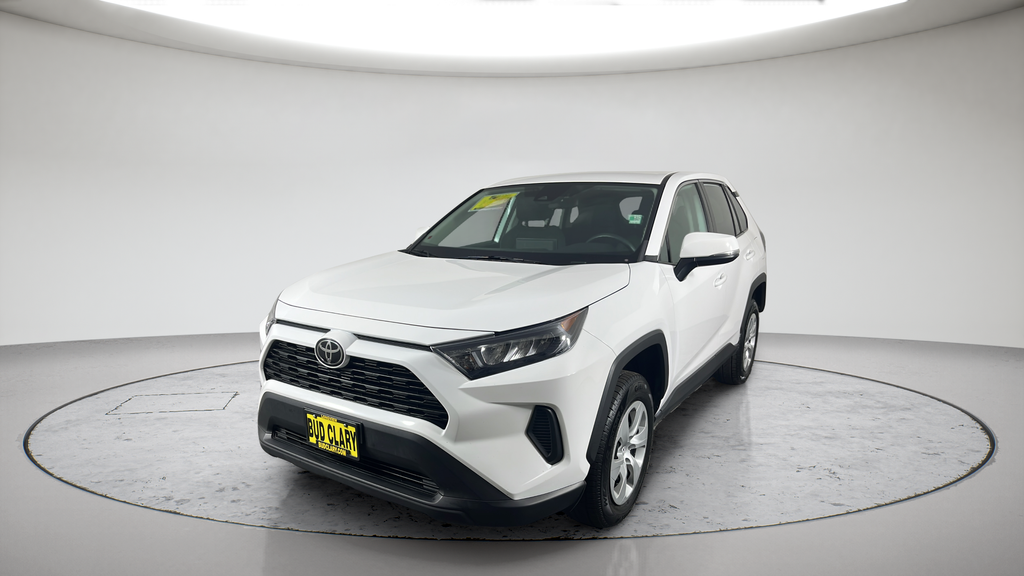 2022 Toyota RAV4 LE - Photo 9