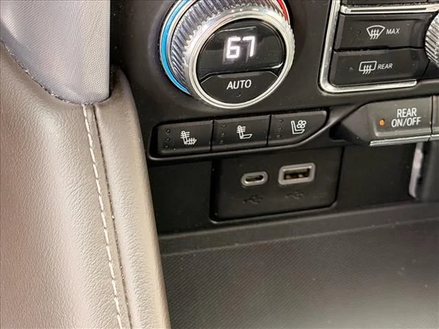2023 GMC Yukon SLT - Photo 22