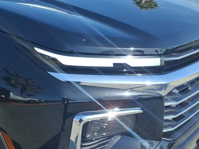 Used 2025 Mosaic Black Metallic Chevrolet LT image 2