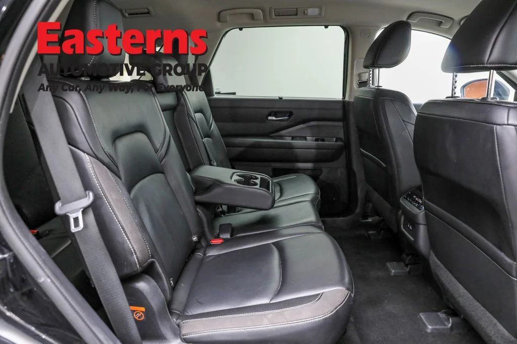 Used 2023 Black Nissan SL image 22