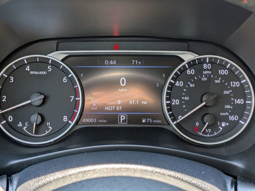 Used 2021 Gray Nissan SR image 15