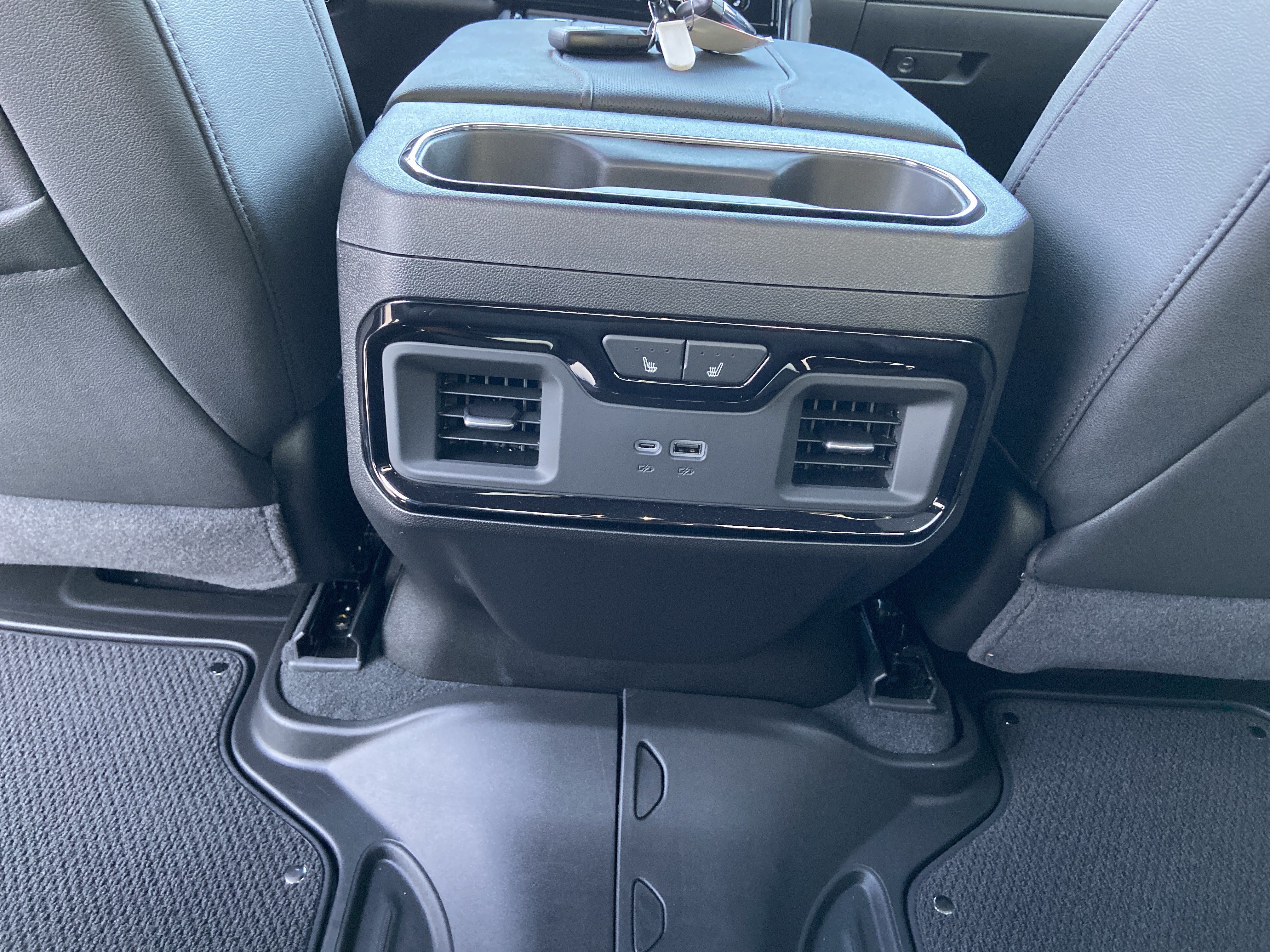Used 2025 Summit White GMC AT4 image 50