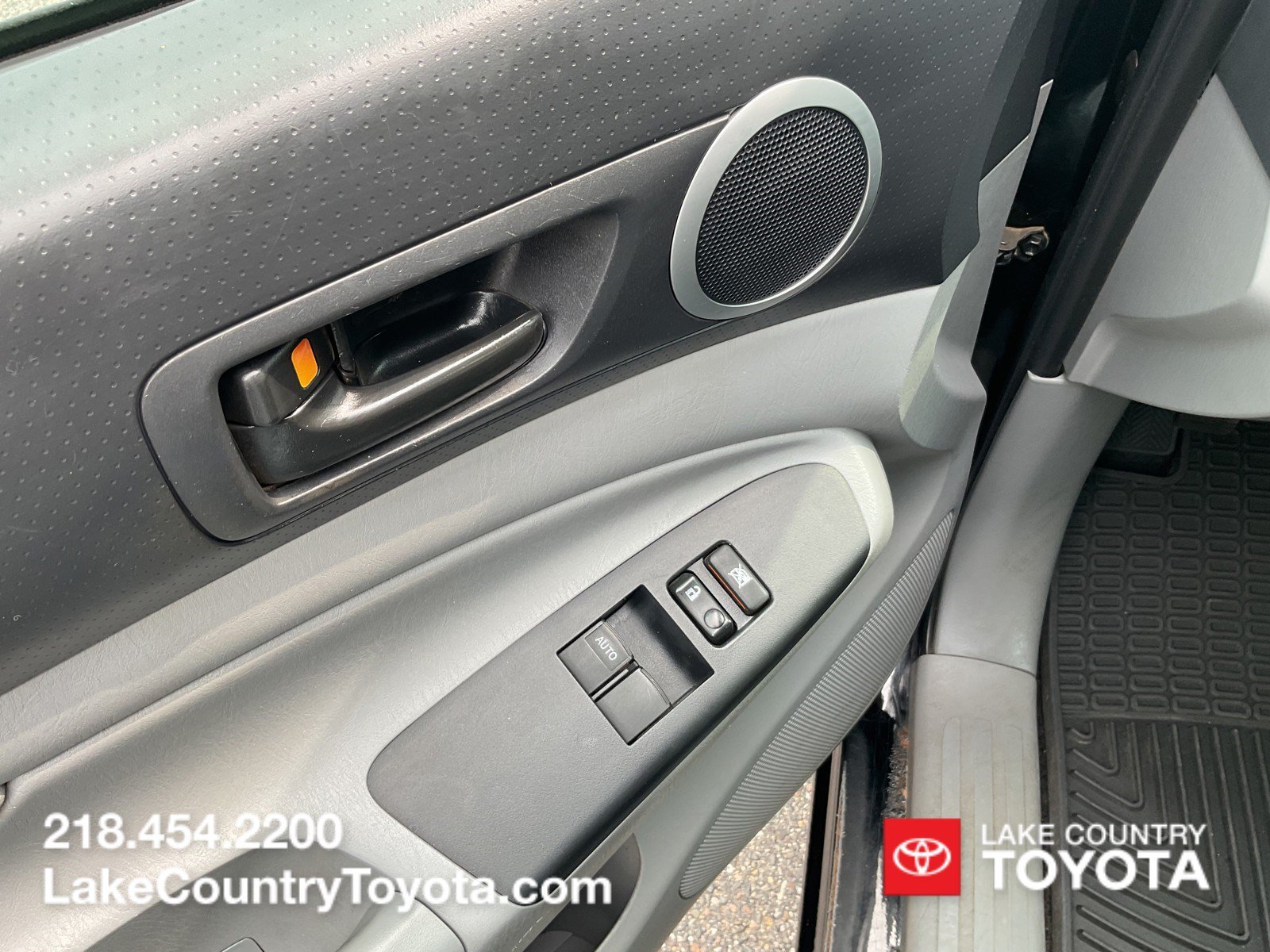 Used 2012 GREY METALLIC Toyota Base image 20