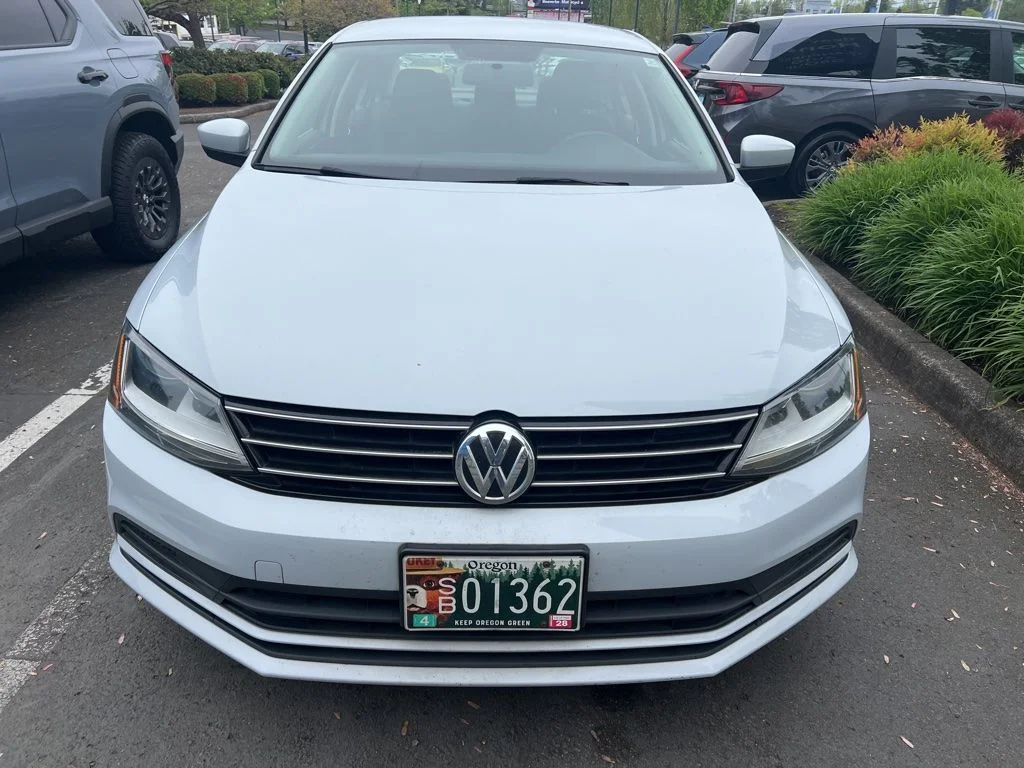 3VW2B7AJ8HM335452