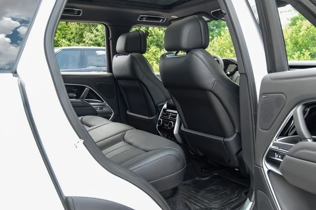 2026 Land Rover Range Rover SE - Photo 48