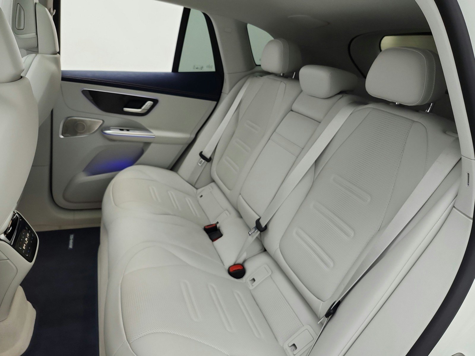 Used 2024 Polar White Mercedes-Benz AMG® EQE 4MATIC+ SUV image 16