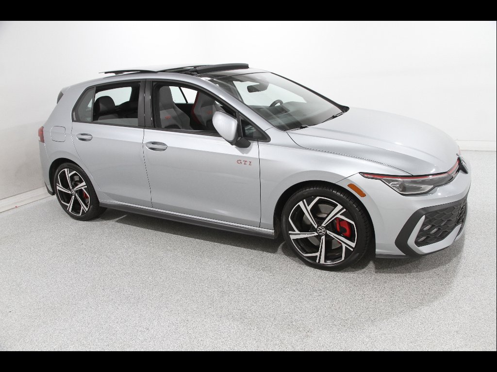 2025 Volkswagen Golf GTI 2.0T SE 4-door DSG's photo