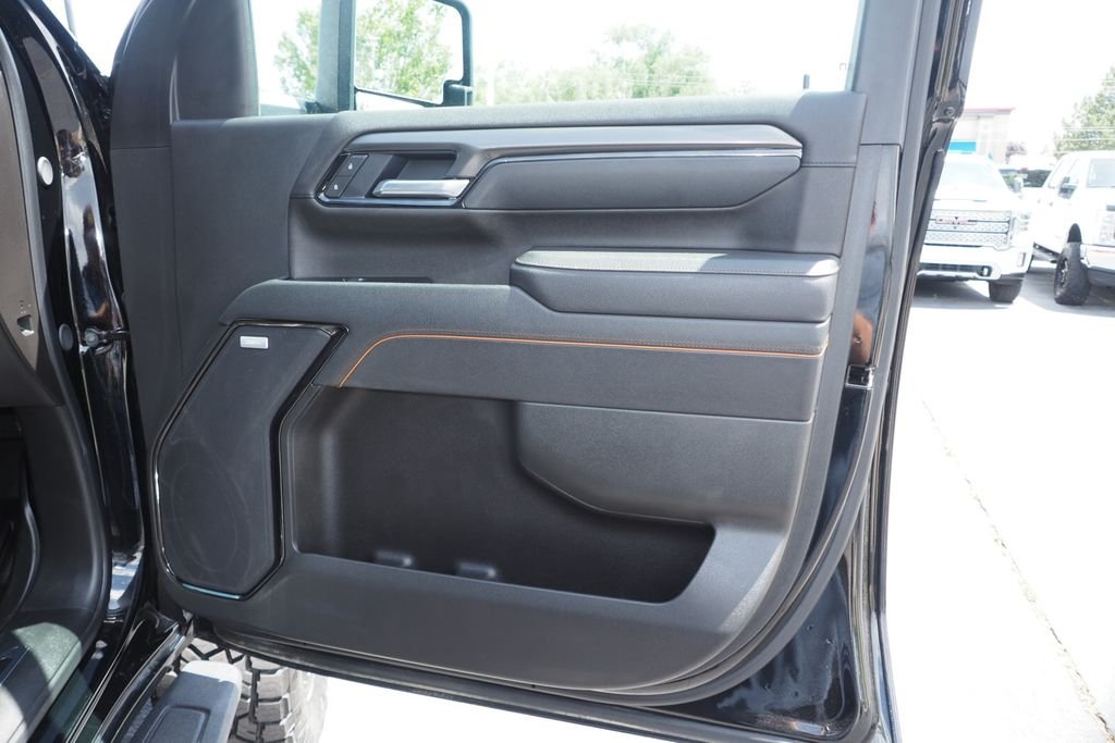 Used 2025 Black GMC AT4 image 23