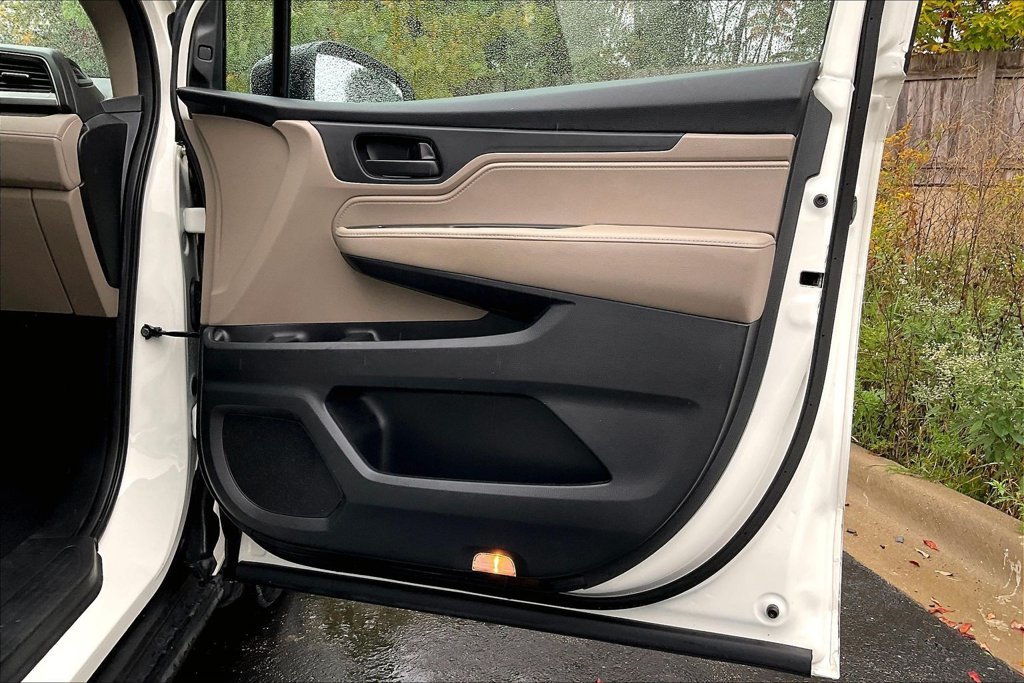 Used 2019  Honda EX image 24