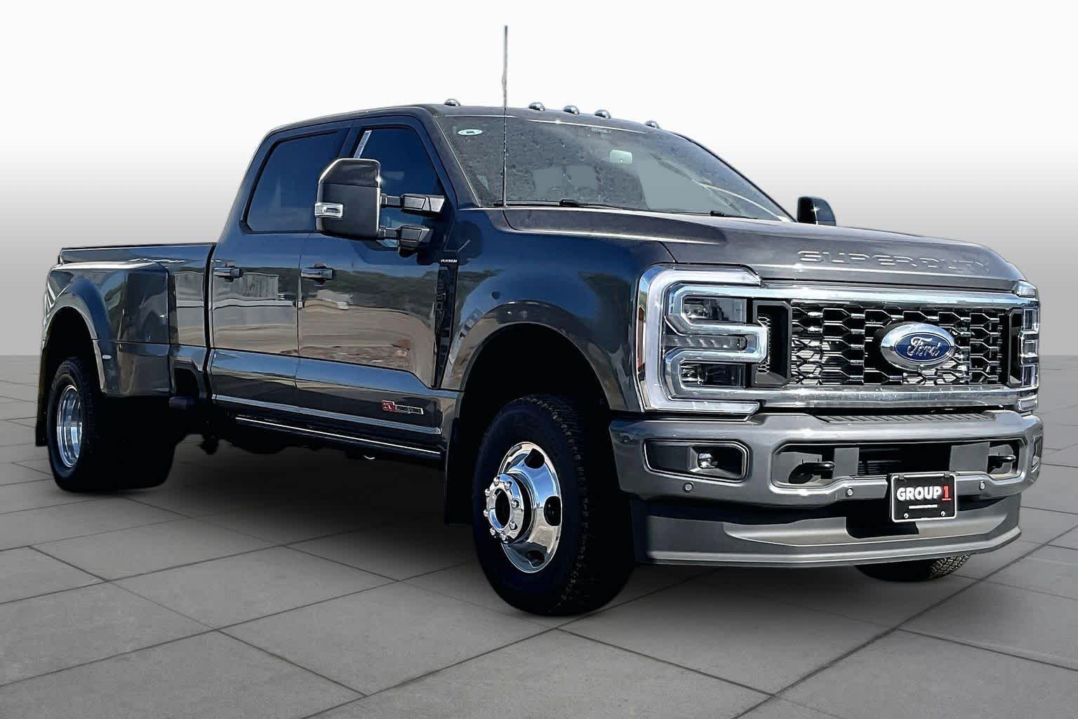 New 2026 Carbonized Gray Metallic Ford F-350® Platinum® image 2