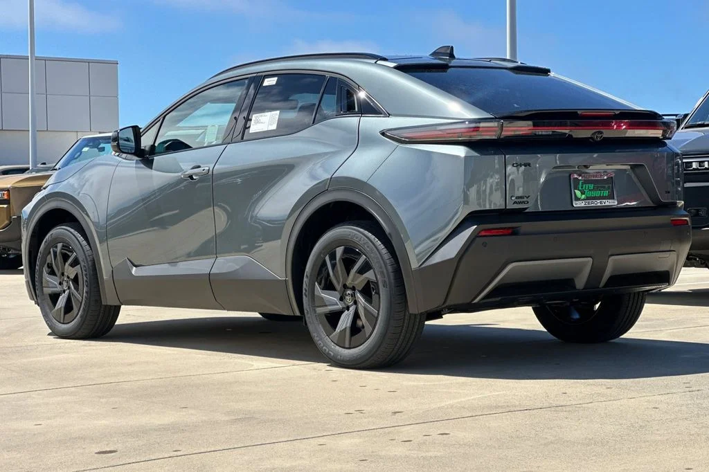 New 2026 Overcast Toyota  SE image 6