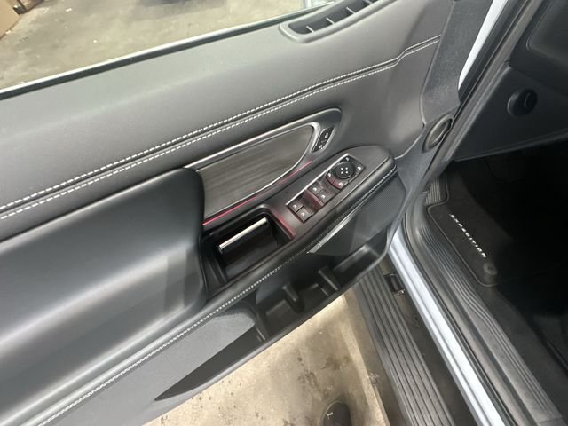 New 2027 Glacier Gray Metallic Tri-Coat Ford MAX Platinum image 19