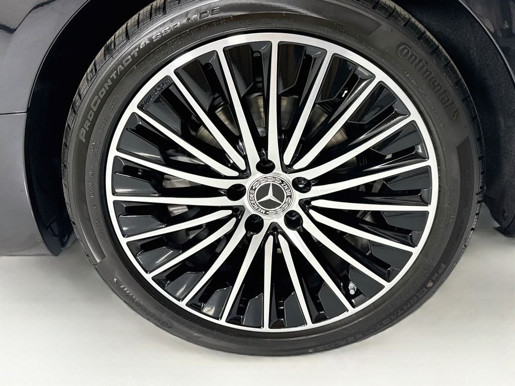 New 2027 Obsidian Black Metallic Mercedes-Benz CLE 300 image 29