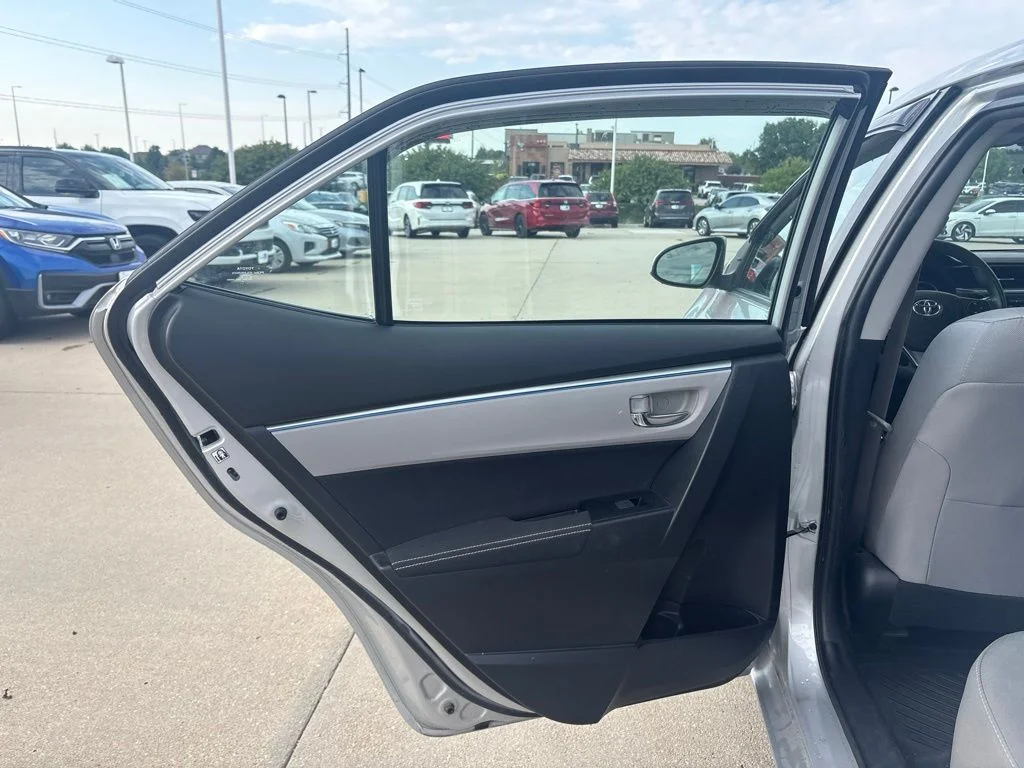 Used 2016 Silver Toyota LE image 31