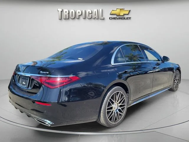Used 2022 Black Mercedes-Benz S 580 image 4