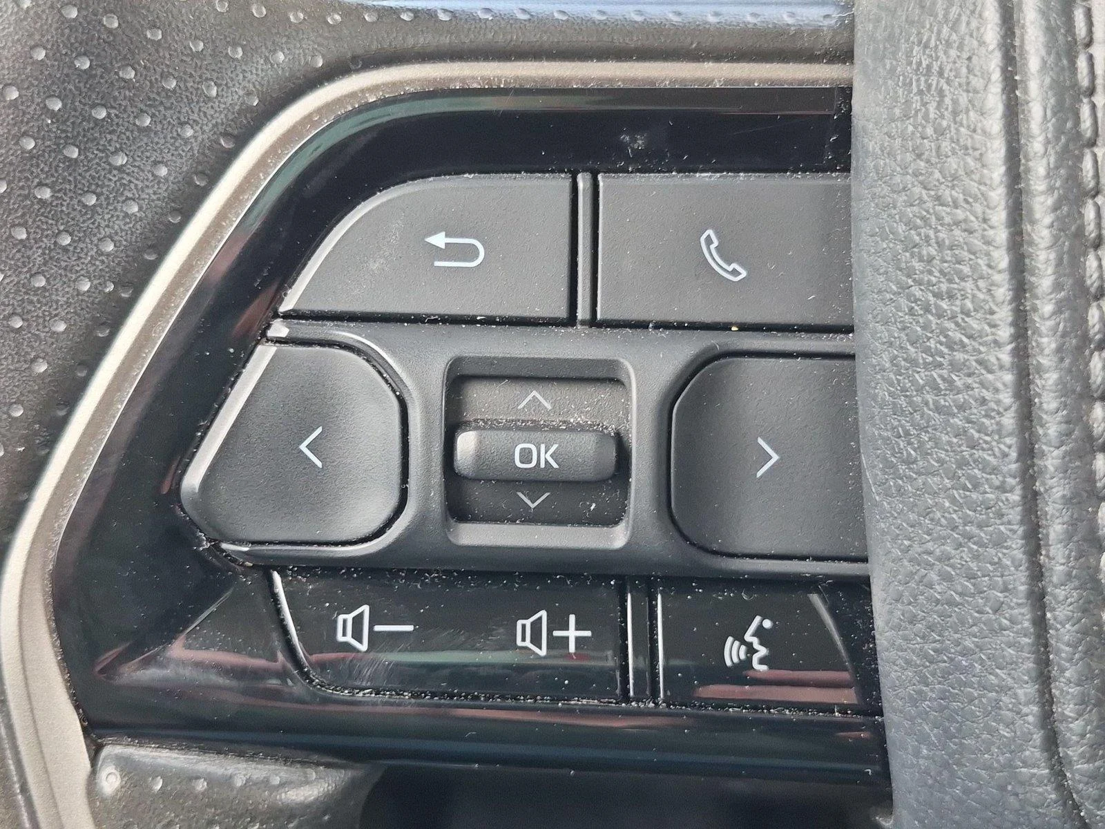 Used 2024 Ice Cap Toyota SR5 image 19