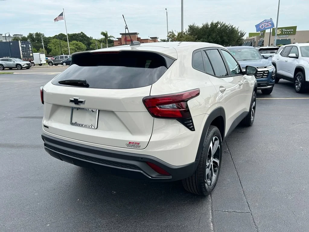2026 Chevrolet Trax RS - Photo 8